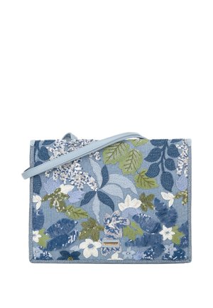 Blumenbestickte Handtasche in blauen Farbtönen mit grünen Akzenten. Verziert mit Pailletten und einem hellblauen Tragegurt. Rechteckige Form, aus textilem Material.
