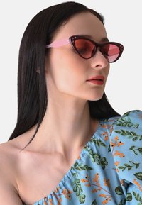 Haute Sauce Aurinkolasit - pink