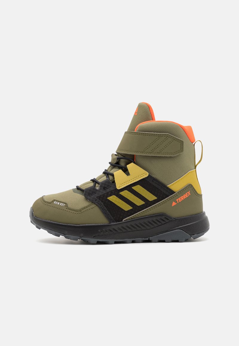 Adidas Terrex TERREX TRAILMAKER HIGH COLD.RDY HIKING - Scarpa da hiking - focus olive/pulse olive/impact orange