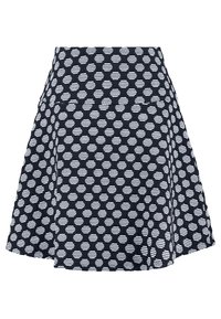 Falda negra con un patrón hexagonal y franjas blancas horizontales. Diseño en línea A con una cintura ajustada y un dobladillo fluido.