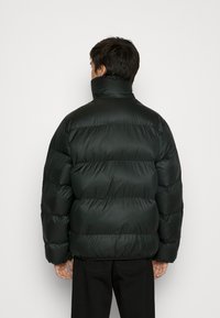 Converse PATCH POCKET PUFFER JACKET - Kurtka zimowa