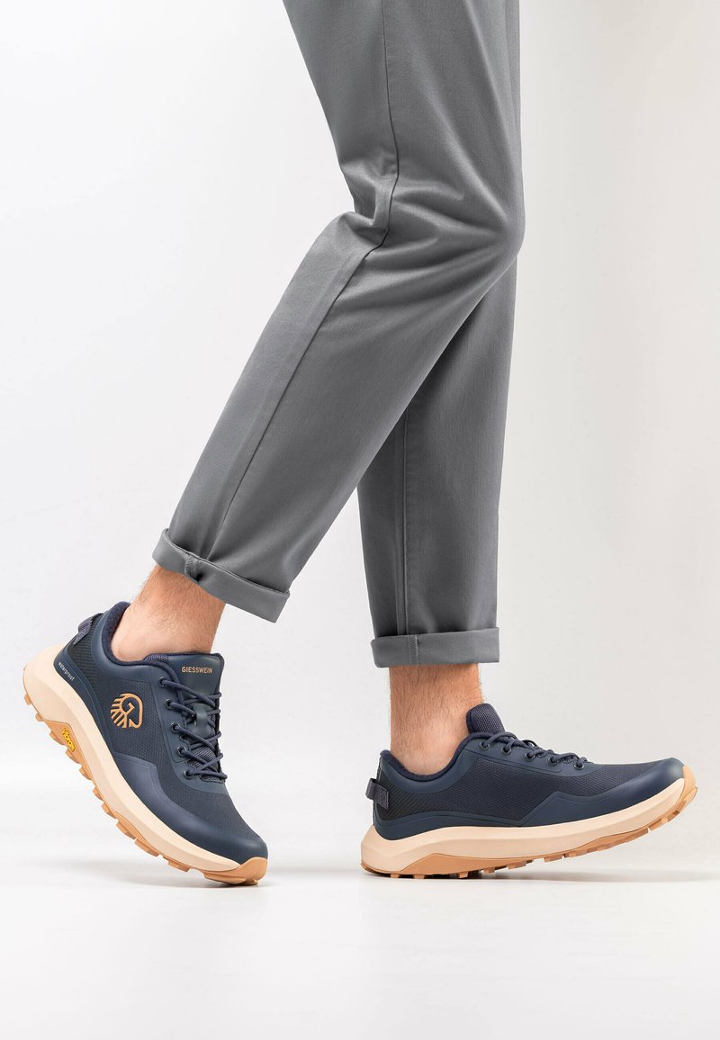Giesswein TRAIL X ciemnoniebieski