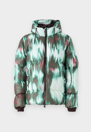 Pūtējtaka ar daudzkrāsainu abstraktu rakstu tirkīza, zaļā un sarkanā krāsā. Aprīkota ar kapuci, rāvējslēdzēju un elastīgām rokām.