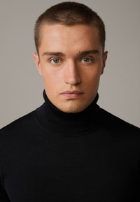 Strellson PULLOVER - Strickpullover - schwarz