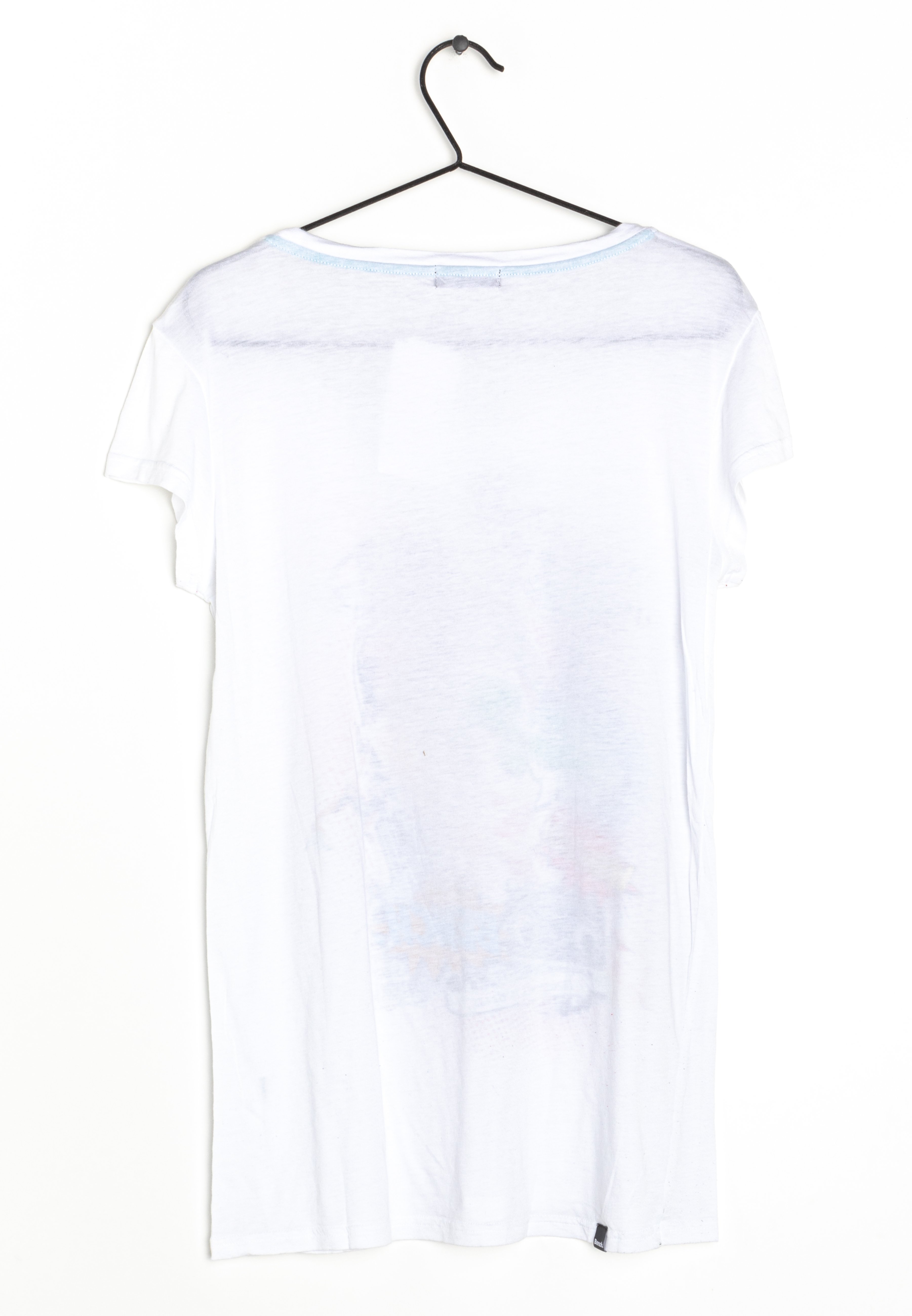 bench plain white shirt