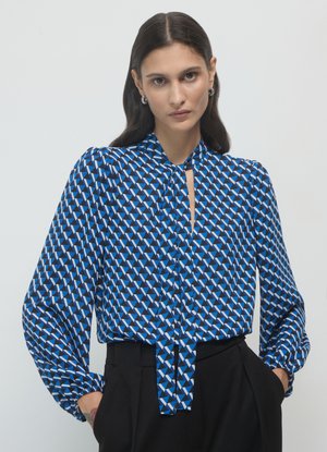 Calliope COREANA FANTASIA CON CRAVATTINO - Blouse - var blu elettrico