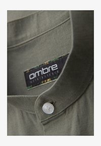 Non sélectionné, khaki