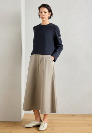MORGAN DRESS WOMAN - Vestido informal - deep navy / dune