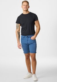 Seaside COOS BAY - Shorts di jeans - denim blue