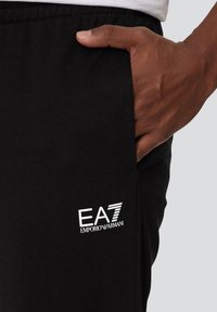 EA7 Emporio Armani Pantalones deportivos - black