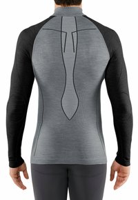 Maglia atletica a maniche lunghe grigio e nera con colletto alto e cuciture sagomate, caratterizzata da un motivo testurizzato e un design attillato.