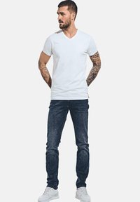 Emilio Adani MY FAVORITE - Basic T-shirt - weiß