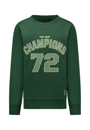 Donkergroene longsleeve trui met "CARS JEANS CHAMPIONS 72" gedrukt in grote lichtgroene letters en cijfers aan de voorkant.