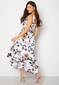 Bubbleroom DRAPED SOFT MIDI DRESS - Maxi šaty - nude