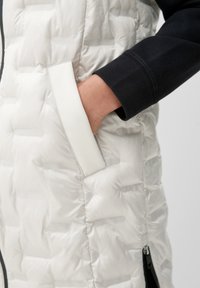 s.Oliver LONG MIT STEPPUNG - Weste - off white