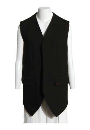 Sort ærmeløs vest med dyb V-hals og forlommer med klap vist på en hvid mannequin torso.