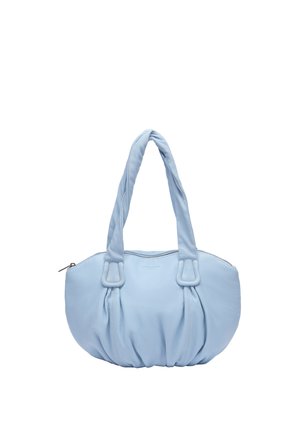 Hellblaue weiche Lederhandtasche mit verdrehten Doppelgriffen und einem Reißverschluss an der Oberseite, die am Boden leicht gerafft ist.