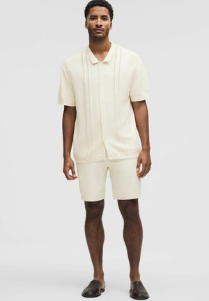 ABC CLASSIC-FIT WARPSTREME 23CM - Korte broeken - Light Ivory