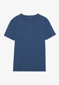 T-shirt a maniche corte blu navy con scollo rotondo e patta con tre bottoni, realizzato in morbido cotone con una texture liscia.