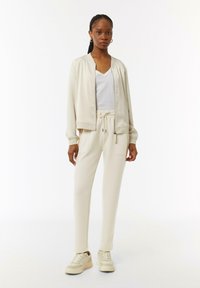 comma casual identity JOG - Tracksuit bottoms - helles beige