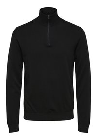 Czarny sweter typu pulower z wysokim kołnierzem, zamkiem na pół oraz długimi rękawami. Wykonany z gładkiego, elastycznego materiału o dopasowanym kroju.