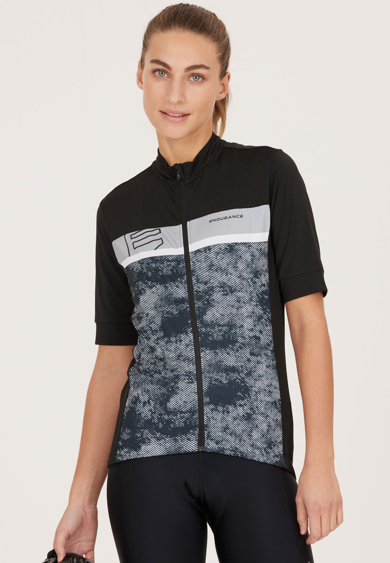 Korte mouwen fietsjersey in zwart en grijs met een ritssluiting aan de front, voorzien van een textuurpatroon op de onderste helft en het 'ENDURANCE' logo op de borst.