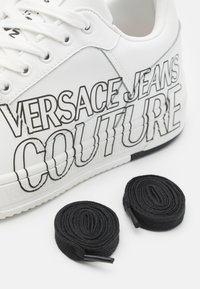 Versace Jeans Couture FONDO STARLIGHT SHOES - Sporta apavi - white