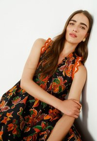 Next TIERED SUMMER - REGULAR FIT - Maxikjoler - black