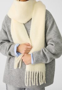 Stradivarius Sweter