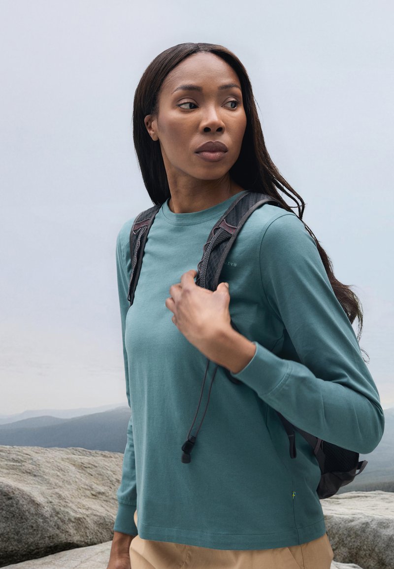 Klättermusen ROOT LOGO TEE - Pikkade varrukatega topp - frost green