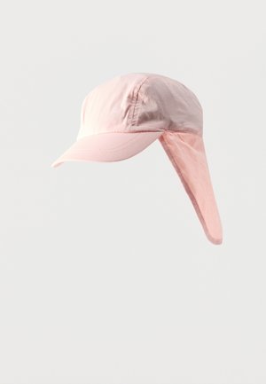 Casquette de soleil rose clair avec une visière avant incurvée et une protection étendue à l'arrière du cou pour une protection solaire supplémentaire, présentée sur un fond uni.