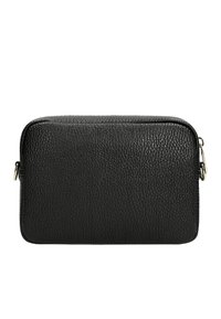Černá kožená obdélníková taška s texturovaným povrchem, zipovým uzávěrem a detaily zlatého kovu na stranách.