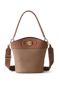 Sac seau marron avec une section inférieure texturée et un cuir lisse en haut. Comprend un fermoir doré, une bandoulière réglable et des détails en relief du logo.