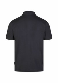 Zwarte polo shirt met een klassieke kraag, korte mouwen en een subtiele textuur. Heeft een rechte snit en een klein label aan de onderkant.