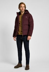Lee PUFFER JACKET - Giacca invernale - velvet beet