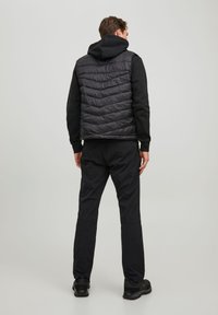 Jack & Jones HERO BODYWARMER COLLAR - Chaleco - black