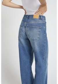 PULZ PZVEGA HW  - Vaqueros boyfriend - medium blue denim