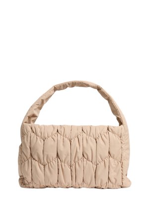 Beige Handtasche mit gesteppter, weicher Polsterung, abgerundetem Griff und rechteckiger Form, geeignet für den Alltag.
