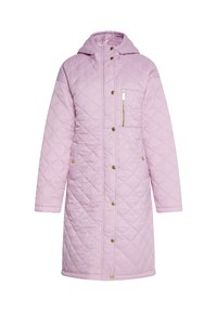Quilted, knælang frakke i lys lilla, med hætte, guldknapper og en lynlåslomme på venstre bryst. Glat, skinnende tekstur.