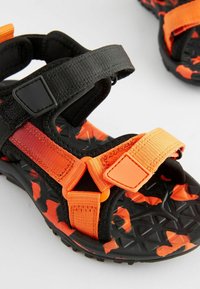 Next TOUCH FASTENING STRAP TREKKER - REGULAR FIT - Pārgājienu sandales - orange