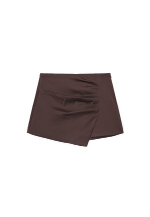 Dunkelbrauner asymmetrischer Minirock mit Wickeldesign und weichen Falten vorne, flach auf weißem Hintergrund gelegt.
