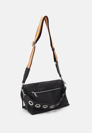 Cross body bag - black