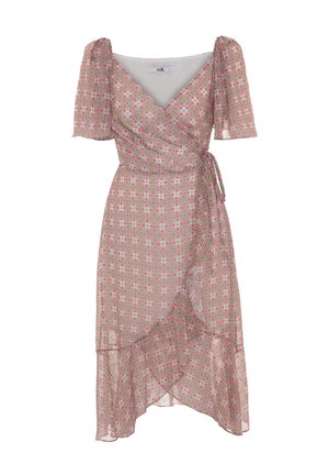 Wickelkleid aus leichtem Stoff mit einem pink-grünen geometrischen Muster, kurzen Puffärmeln und einem geschichteten asymmetrischen Saum.