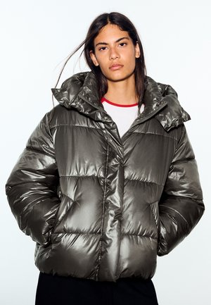Bershka, OVERSIZED PUFFY JACKET WITH HOOD - Veste d'hiver - sand