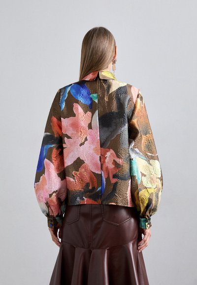 Stine Goya GATHERED LONG SLEEVE CRINKLED TEXTURED  - Camicetta - aquarelle garden