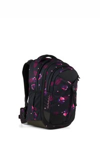 Zaino nero con un motivo floreale in tonalità di viola e rosa, dotato di più compartimenti, spallacci regolabili e un pannello posteriore imbottito.