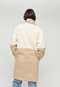 Mazine Abrigo de invierno - off-white