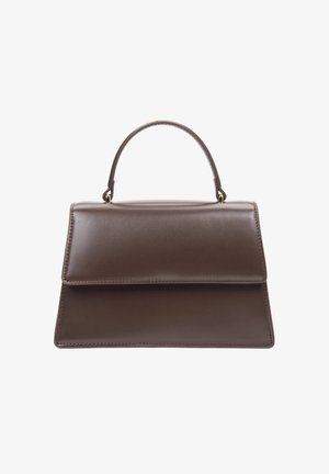 Sac à main en cuir marron avec une forme structurée, un rabat supérieur plat et une poignée courte. Présente des coutures visibles et une texture lisse.
