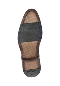 Bruine schoenzool met een gestructureerd oppervlak. Bevat een gestructureerd bruin gedeelte, een gladde zwarte rubberen hak en blauwe stiksels. Gemarkeerd "NELSON 41."