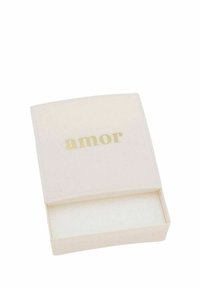 Scatola rettangolare crema con una superficie liscia, caratterizzata da un'iscrizione dorata "amor" sul coperchio e un interno aperto e vuoto.